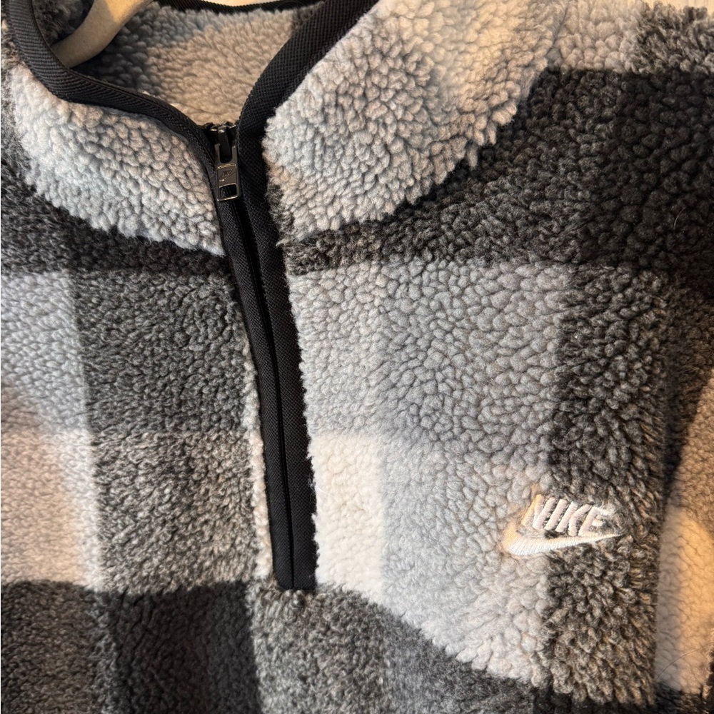Nike Men’s Black Gray White Checkered Sherpa Pullover Quarter Zip Size Medium - Picture 3 of 11
